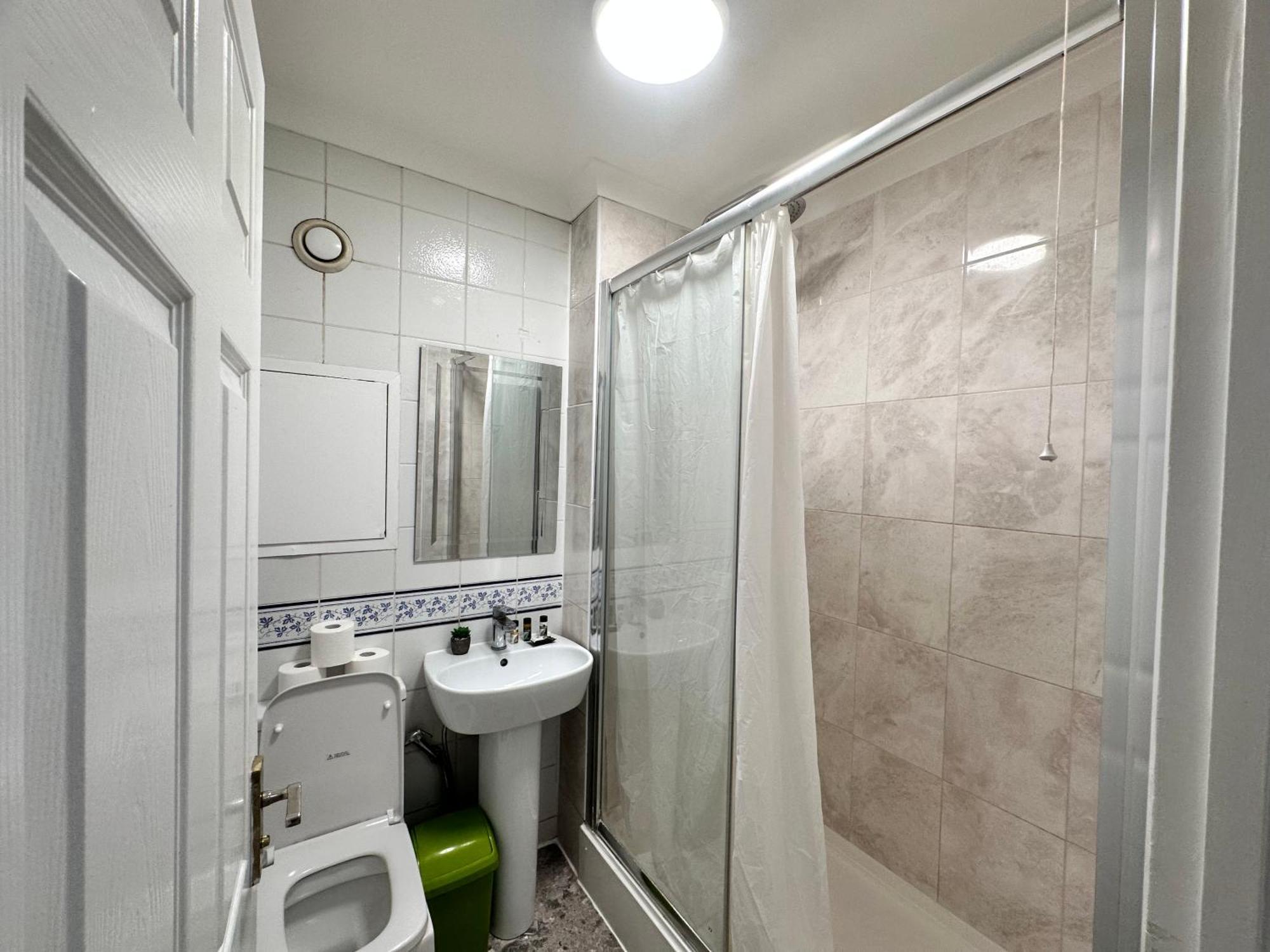 Posh 2-Bedroom, Living Room, Kitchen & 1.5 Bathroom 伦敦 外观 照片