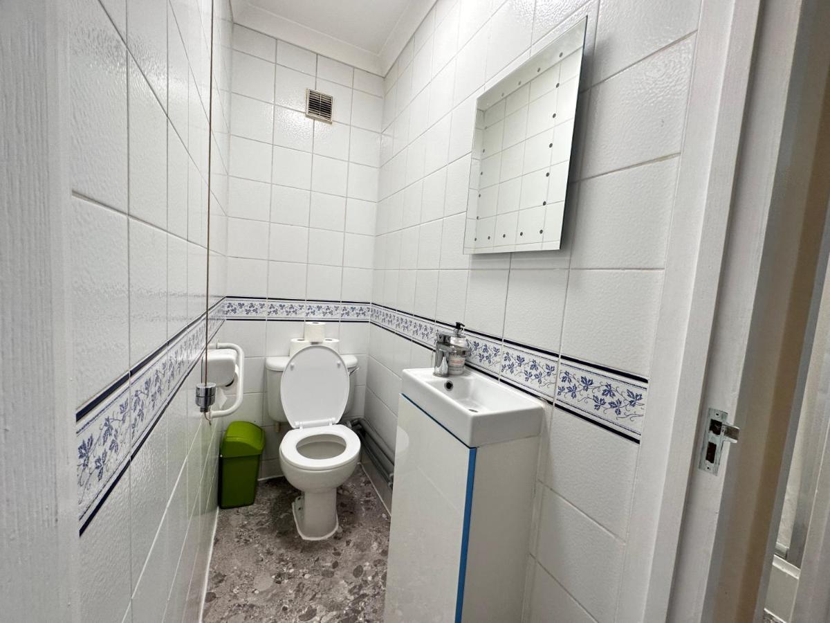 Posh 2-Bedroom, Living Room, Kitchen & 1.5 Bathroom 伦敦 外观 照片