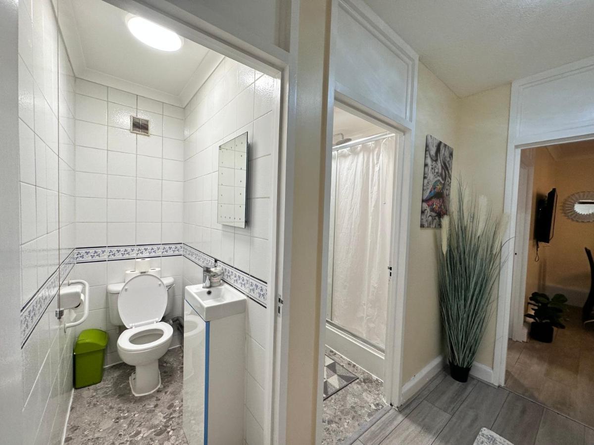 Posh 2-Bedroom, Living Room, Kitchen & 1.5 Bathroom 伦敦 外观 照片